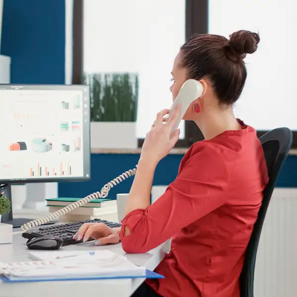 ¿Cómo contratar una línea 806? Requisitos, costos y beneficios